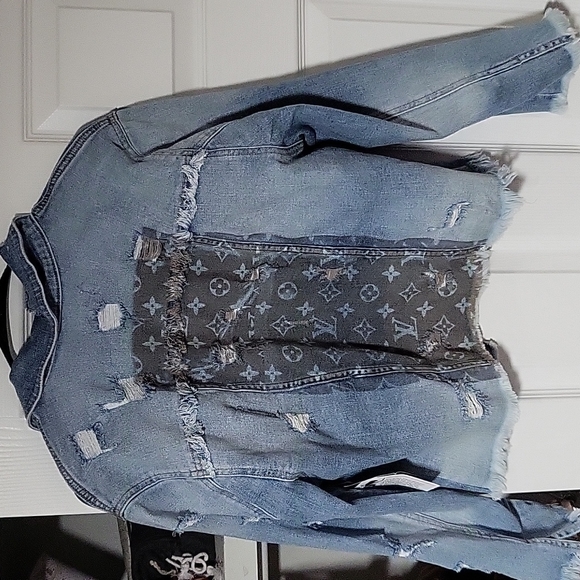 💙BRAND NEW JEAN JACKET - Picture 3 of 3